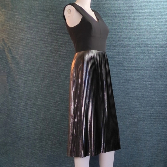 Antonio Melani Cilan Cocktail Dress Metallic Tiny Pleats - Picture 1 of 14
